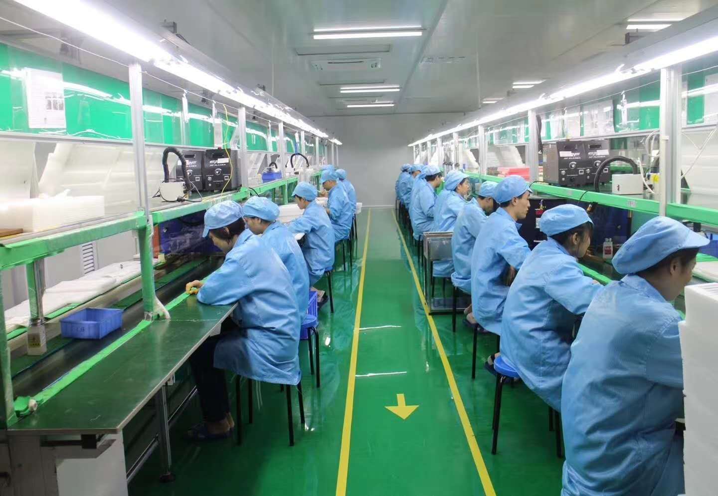 深圳某电子厂流水线上的他们，每天都是这样上班的，你体验过吗？